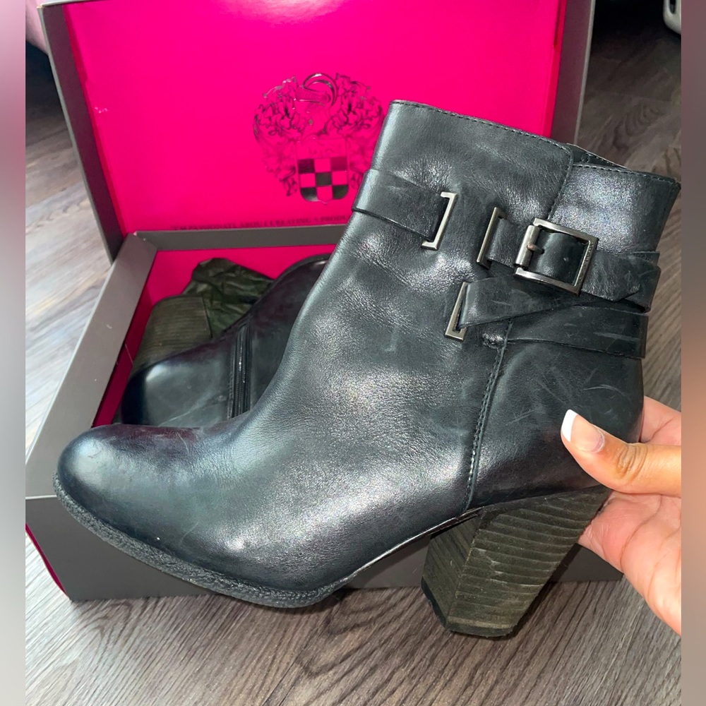 Black Leather Vince Camuto Women’s Booties size 8